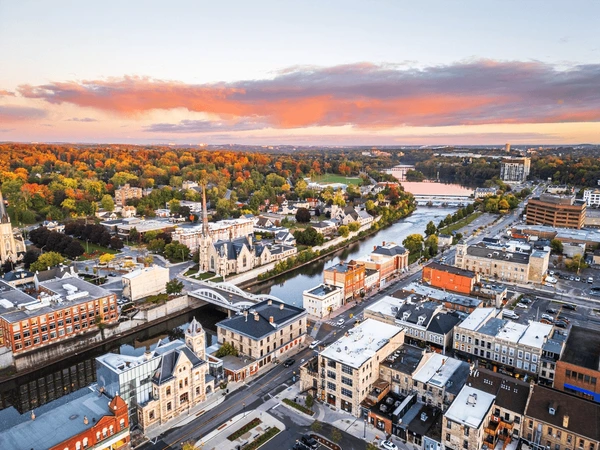 Detroit to Cambridge taxi service