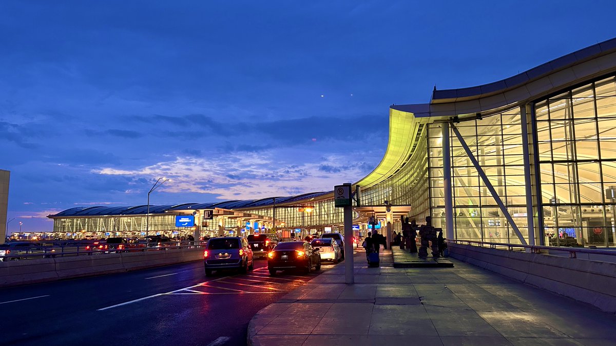 Taxi from Detroit to Mississauga